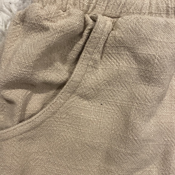 Fancy beachy beige shorts - Picture 2 of 6